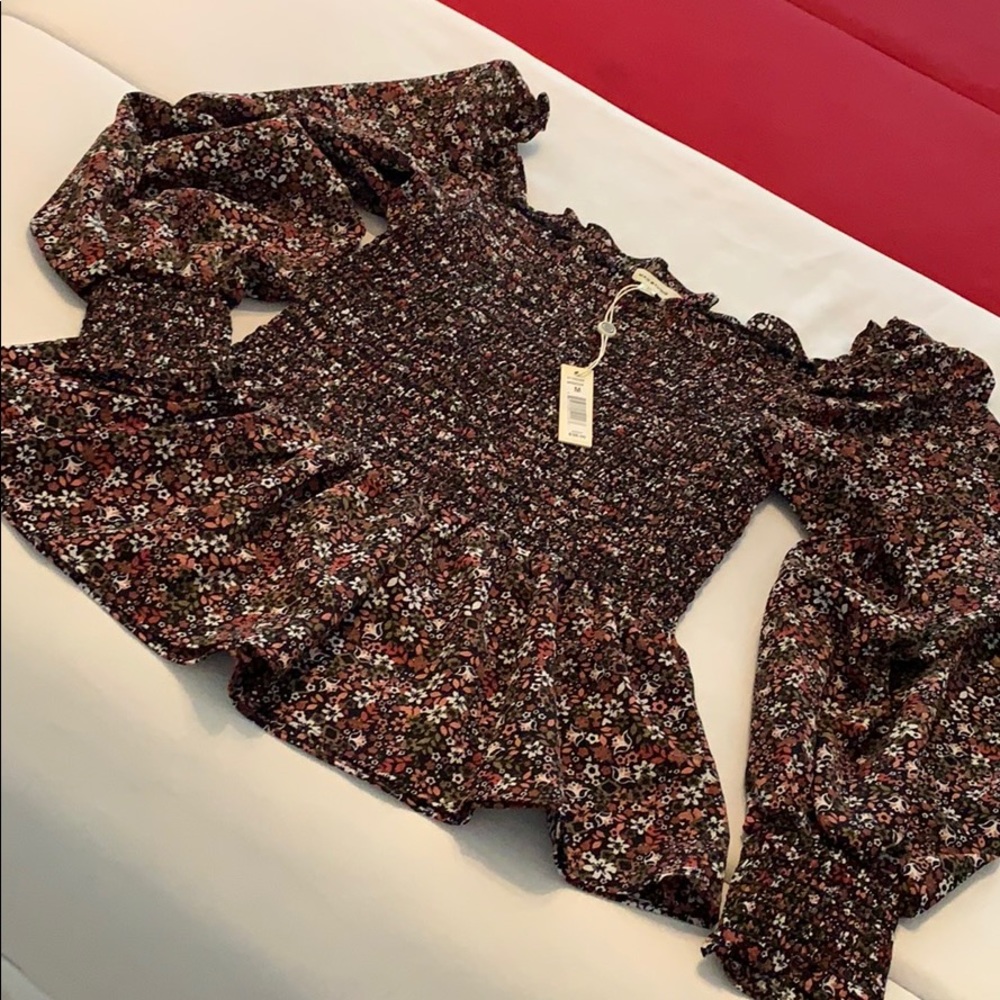 NWT! Max Studio Smocked Floral Peasant Top